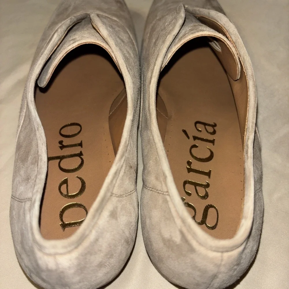 $650 Pedro Garcia Gerti 42 *read* Water-Resistant Oxford Truffle Bessie Suede